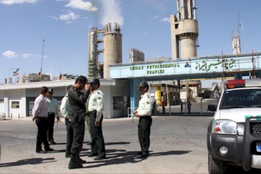 تصویر ضرب الاجل دادستان مرودشت برای رفع آلودگی پتروشیمی شیراز