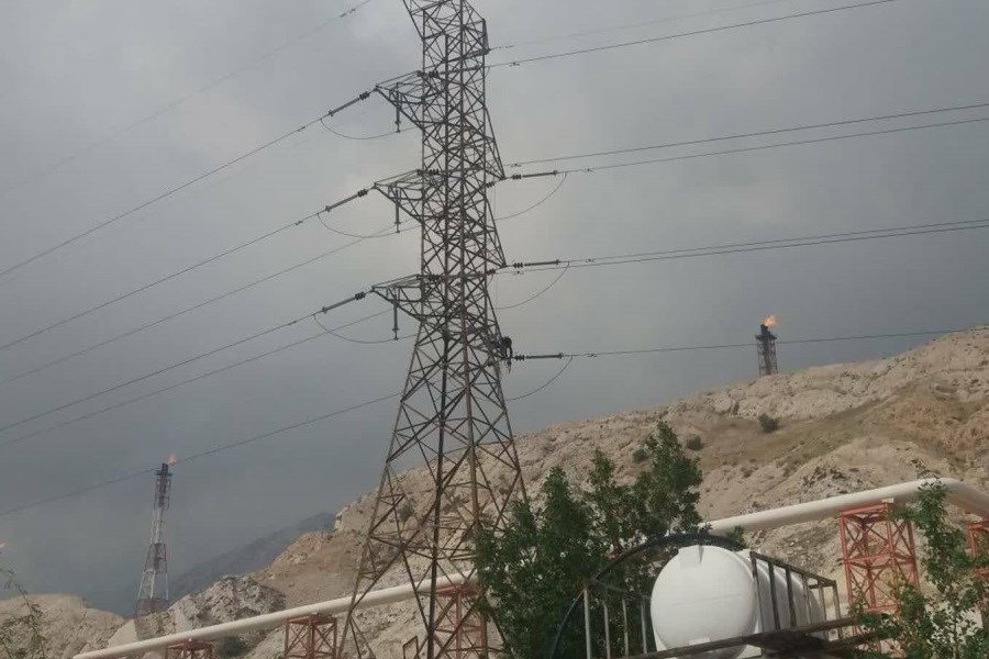 اجرای پروژه تعویض مقره های برق در ایستگاه‌های پارس - پرک و عسلویه - گلوگاه