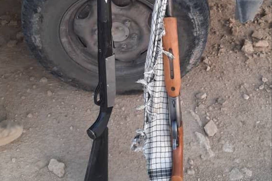 تصویر کشف و ضبط سلاح و مهمات و دستگیری شکارچیان در کوه هوا لامرد