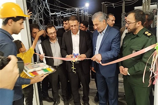 تصویر  سفر مشاور رئیس جمهوری به شهرستان خنج و افتتاح طرح های تامین و انتقال برق
