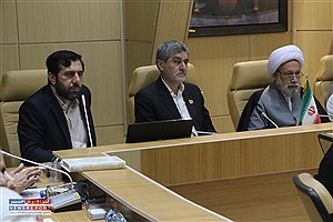 امام جمعه شیراز در شورای فرهنگ عمومی، آموزش رابطان ادارات را برای تحقق سند فرهنگی خواستار شد
