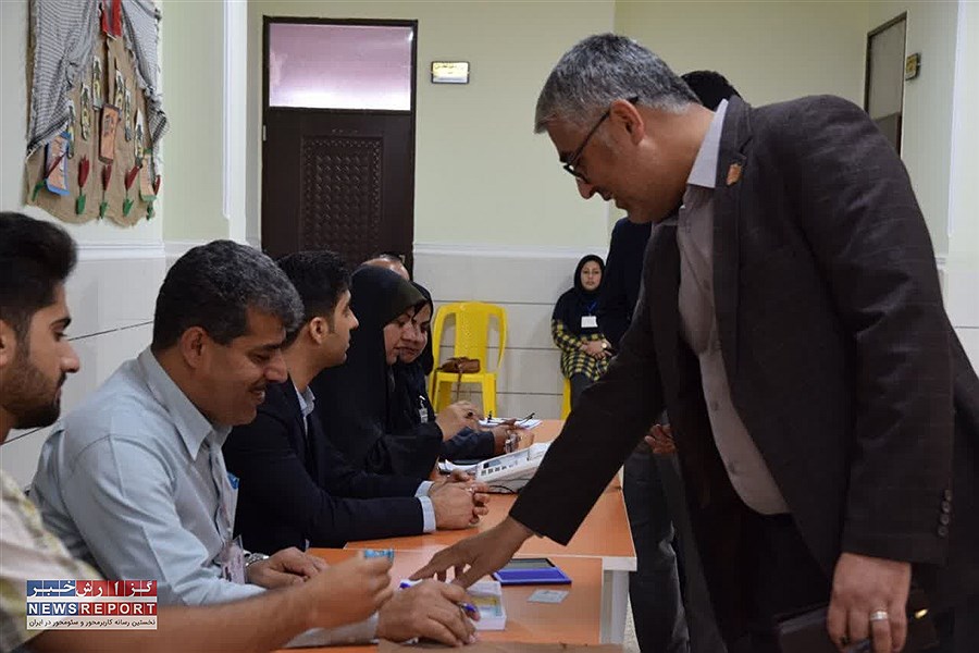 تصویر مردم لامرد، ثبت رأی خود را به ساعت‌های پایانی موکول نکنند