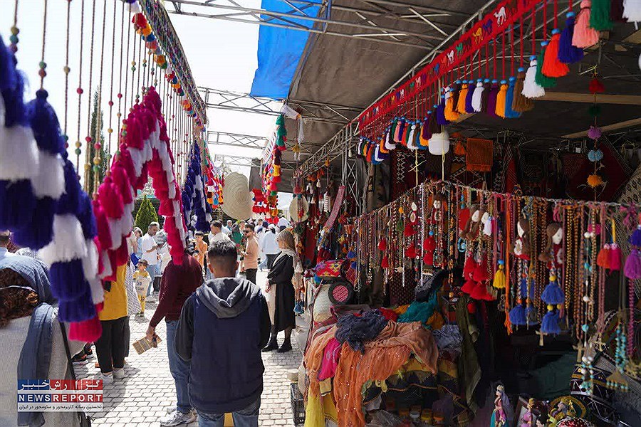 تصویر فروش صنایع‌دستی استان فارس در ۴۰ بازارچه نوروزی به میزان  25میلیارد تومان