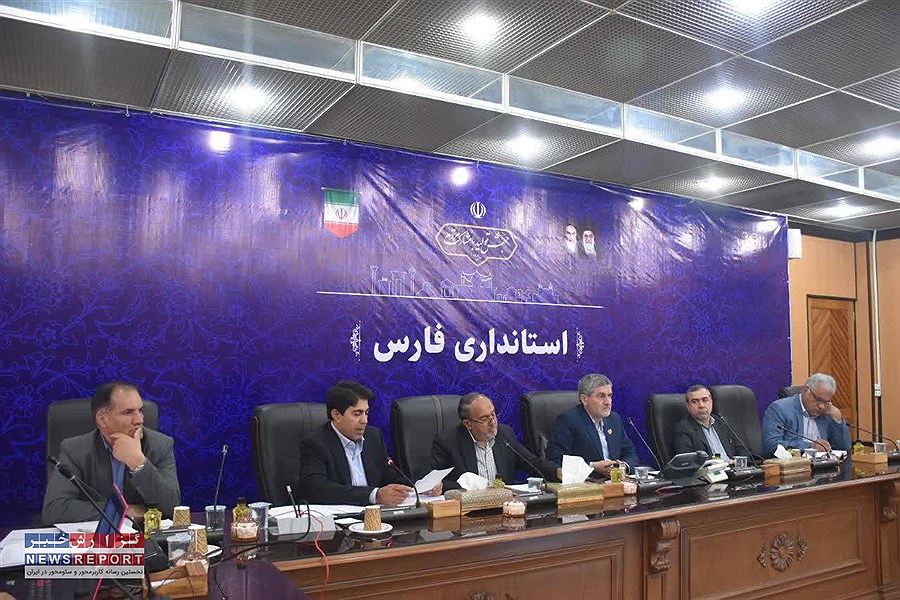 مدیرکل صمت فارس بر ضرورت تکمیل زنجیره تولید و اهمیت فرآوری مواد معدنی تاکید کرد