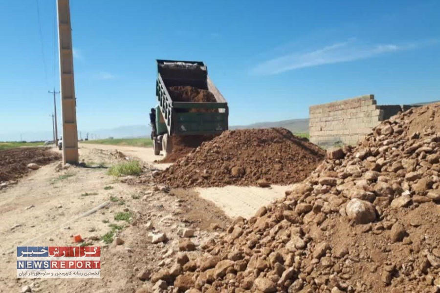 تصویر عملیات اجرایی جاده بین مزارع روستایی در کوار آغاز شد