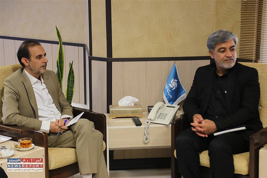 تصویر مدیرکل منابع طبیعی استان با مدیرکل صداوسیمای فارس دیدار کرد