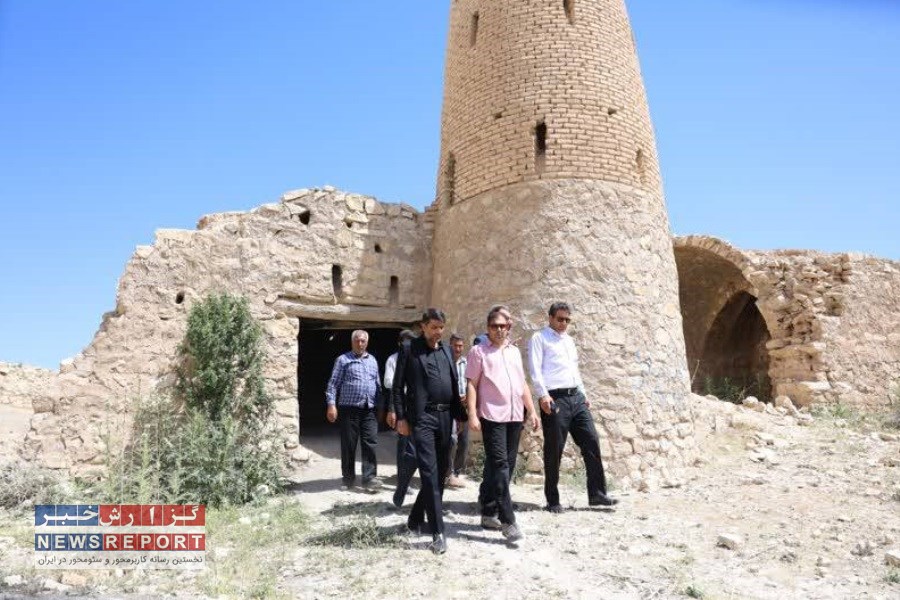 تصویر از مرمت مسجد عتیق و مدرسه سعدیه تا نورپردازی ایوان هخامنشی قدمگاه در ارسنجان