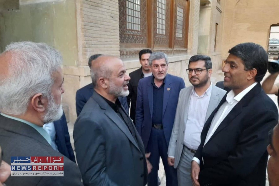 حذف ساختمان مخابرات در کنار عمارت دیوانخانه شیراز