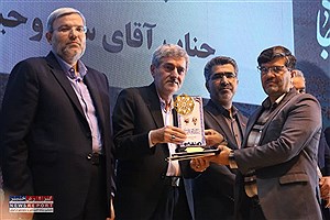 رتبه برتر دانشگاه علوم پزشکی شیراز در شاخص کیفیت ارائه خدمت در میز خدمت حضوری و الکترونیکی کسب شد
