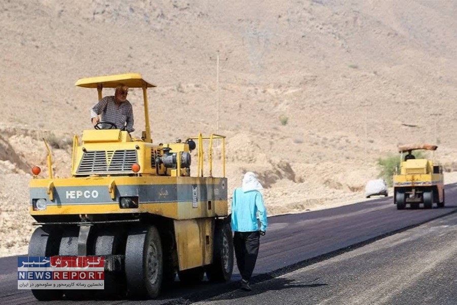 تصویر ۲۰ کیلومتر روکش آسفالت در محور شریانی جم- فیروزآباد عملیاتی شد