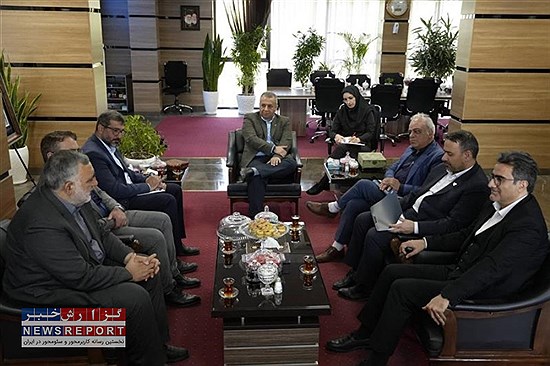 بررسی زمینه‌های همکاری پست با نمایشگاه بین‌المللی کتاب با حضور معاونان وزیر ارتباطات و فرهنگ و ارشاد اسلامی