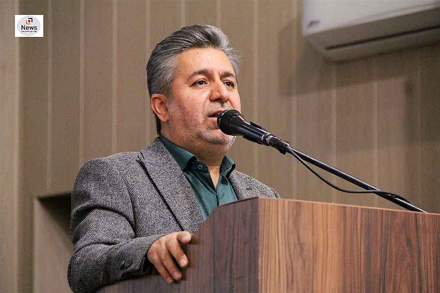 تصویر کارگران یکی از مولفه‌های بنیادی در تحقق شعار سال هستند