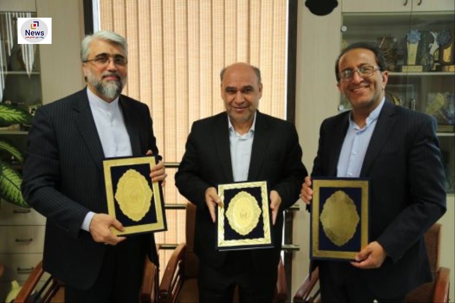 تصویر امضای تفاهم‌نامه همکاری میان کمیته امداد و موسسه مردم‌نهاد بین‌المللی نیکوکاری مهرورزان پارسه