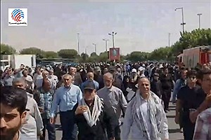 صاحبان انقلاب به عشق امام و رهبری کیلومترها برای تجدید بیعت آمده بودند
