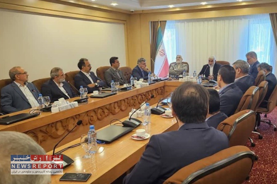 تصویر به پیروی از شهیدان، روحیه ایستادگی در برابر ظلم را تقویت کنیم