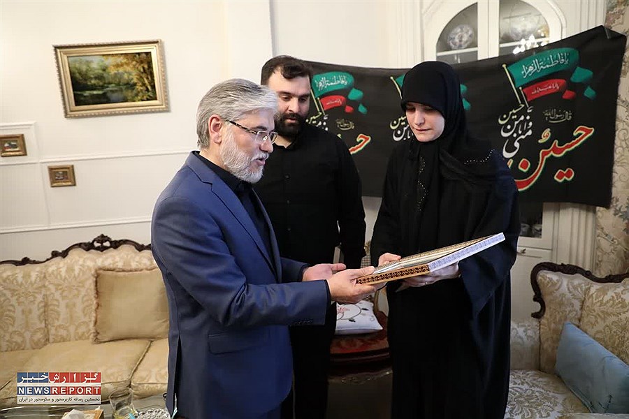 تصویر وزیر علوم با خانواده استادان و دانشمندان شهید حمله رژیم صهیونیستی دیدار کردند