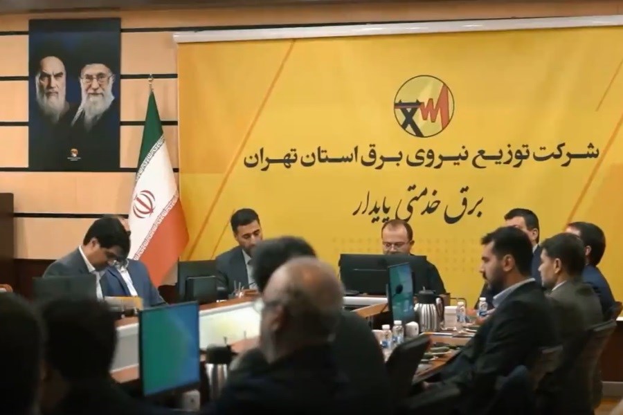 بررسی اقدامات شاخص شرکت توزیع برق استان تهران در جنگ تحمیلی سوم با حضور مسئولان سازمان اداری و استخدامی کشور