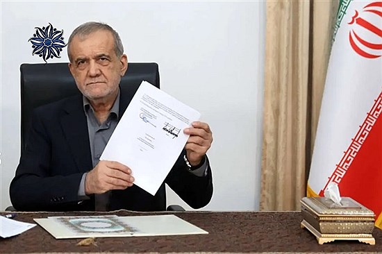 کاش سرداران نظامی کنار شما می‌ایستادند تا دنیا بفهمد «دست بر ماشه‌ایم»