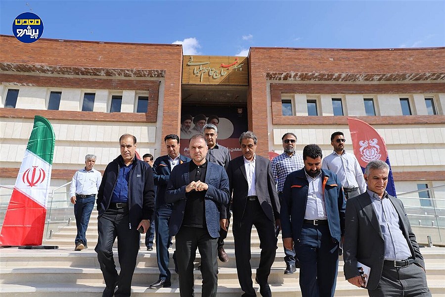 تصویر بررسی روند پیشرفت بیمارستان و ورزشگاه ۱۰ هزار نفری شهربابک با حضور مدیرعامل شرکت مس