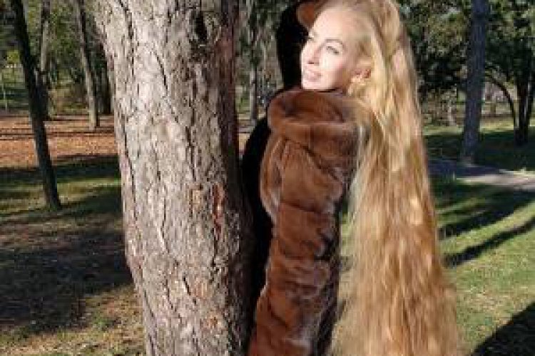 تصویر رشد موی دختر اوکراینی پس از  28 سال