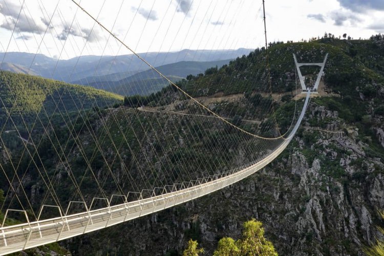 افتتاح طولانی‌ترین پل معلق عابر پیاده جهان در پرتغال