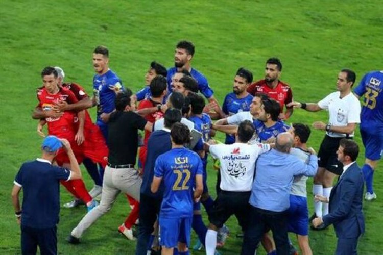 تصویر «اخلاق سیاه» در زمین سبز!/ اوضاع فوتبال ایران خراب است