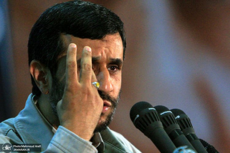 احمدی نژاد سکوتش را شکست