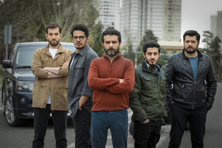 تصویر پای تهیه کننده سریال"گاندو" به ستاد انتخاباتی باز شد