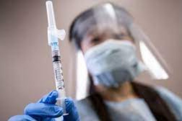 تصویر فوت بر اثر تزریق واکسن کرونا کمتر از ۰/۱ درصد