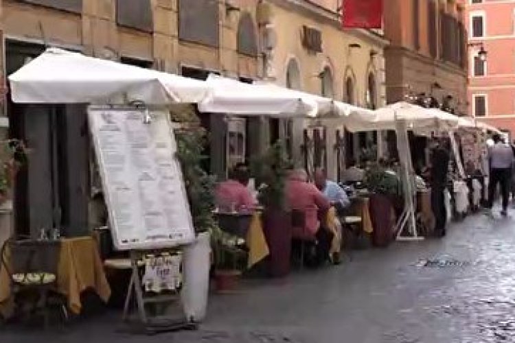 تصویر راهکار جالب ایتالیایی ها برای رونق رستوران‌هایشان