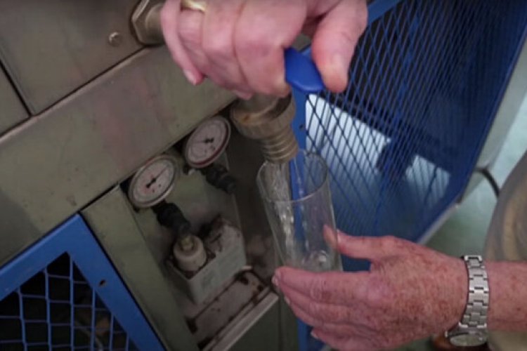 استخراج  آب از هوا؛ اختراع یک مهندس ۸۲ ساله