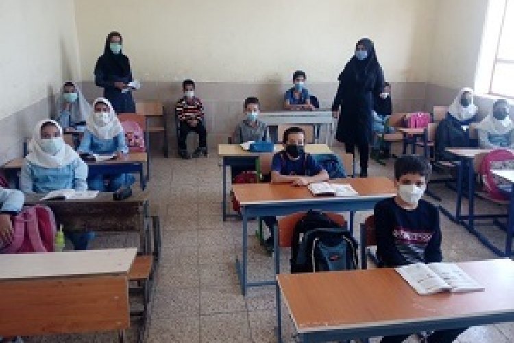 تصویر معرفی مدارس متخلف در ممسنی به مقام قضایی