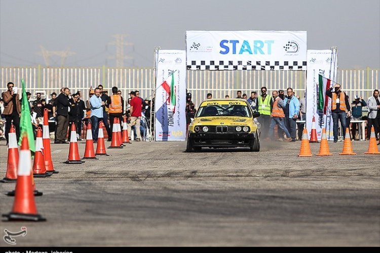 تصویر درخشش اتومبیلرانان فارس در مسابقات درگ کشور