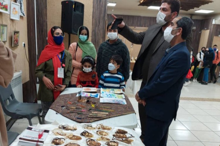 بازدید رئیس هیات ورزش های همگانی فارس از نمایشگاه هنری گروهی