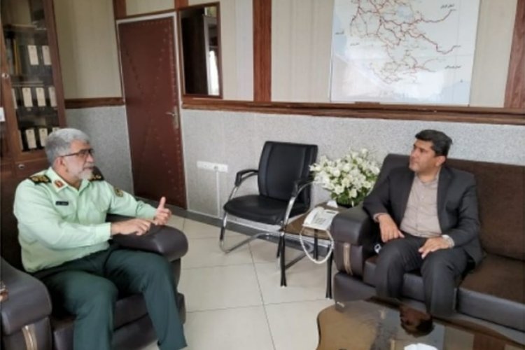 تصویر دیدار مدیر عامل شرکت آب منطقه ای با فرمانده انتظامی استان فارس