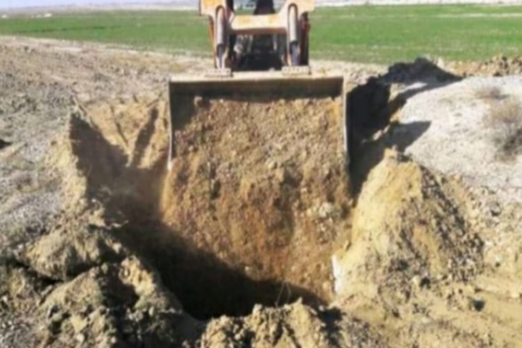 تصویر عملیات انسداد چاه‌های غیرمجاز در آباده آغاز شد