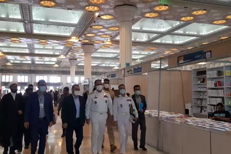 بازدید فرمانده نیروی دریایی ارتش از نمایشگاه بین‌المللی کتاب تهران