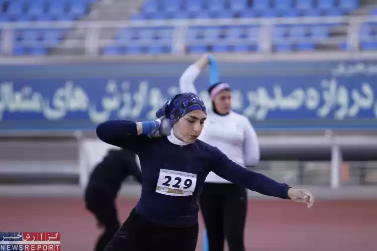 تصویر بانوی شیرازی 2 نشان نقره مسابقات دو و میدانی کشور را از آن خود کرد