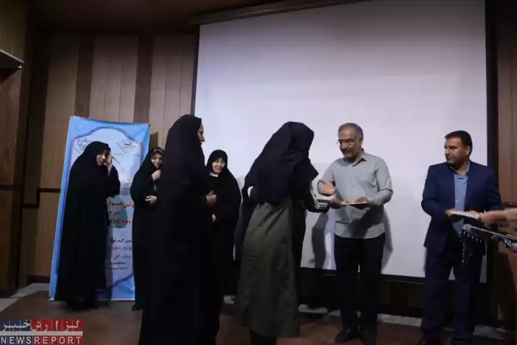 تصویر معرفی برترین‌های جشنواره فرهنگی ورزشی پدر و پسر و مادر و دختر استان فارس