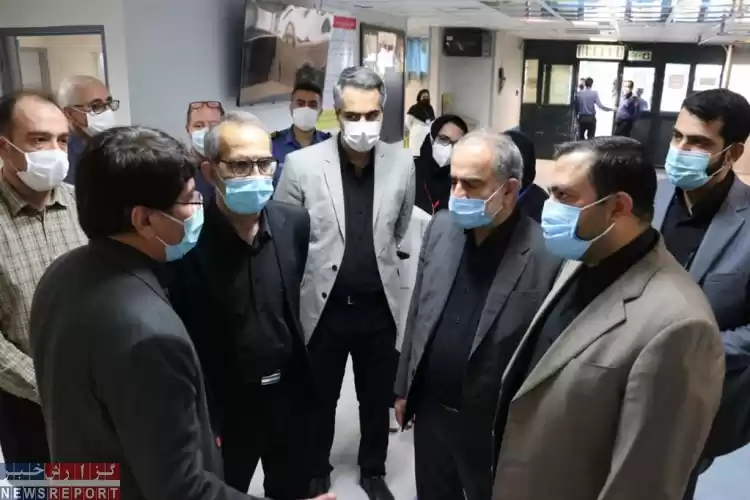 تصویر بازدید نمایندگان مردم فارس در مجلس شورای اسلامی از بیمارستان نمازی