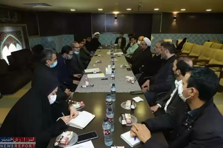 برگزاری نشست شورای فرهنگی دانشگاه علوم پزشکی شیراز در جوار مزار مطهر شهید گمنام