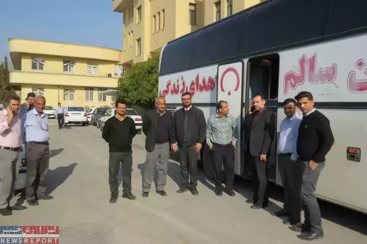 مشارکت کارکنان برق منطقه‌ای فارس در اهدای خون