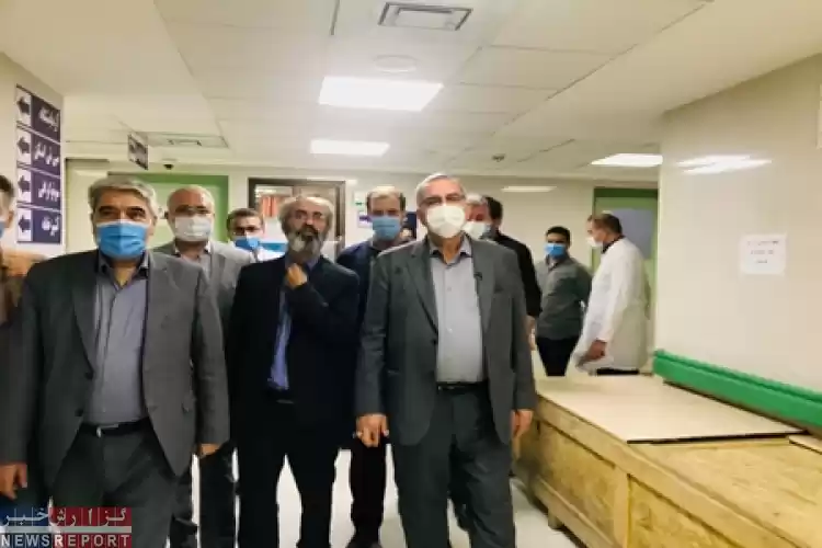 بازدید سرزده و شبانه وزیر بهداشت از یک مرکز درمانی در قم